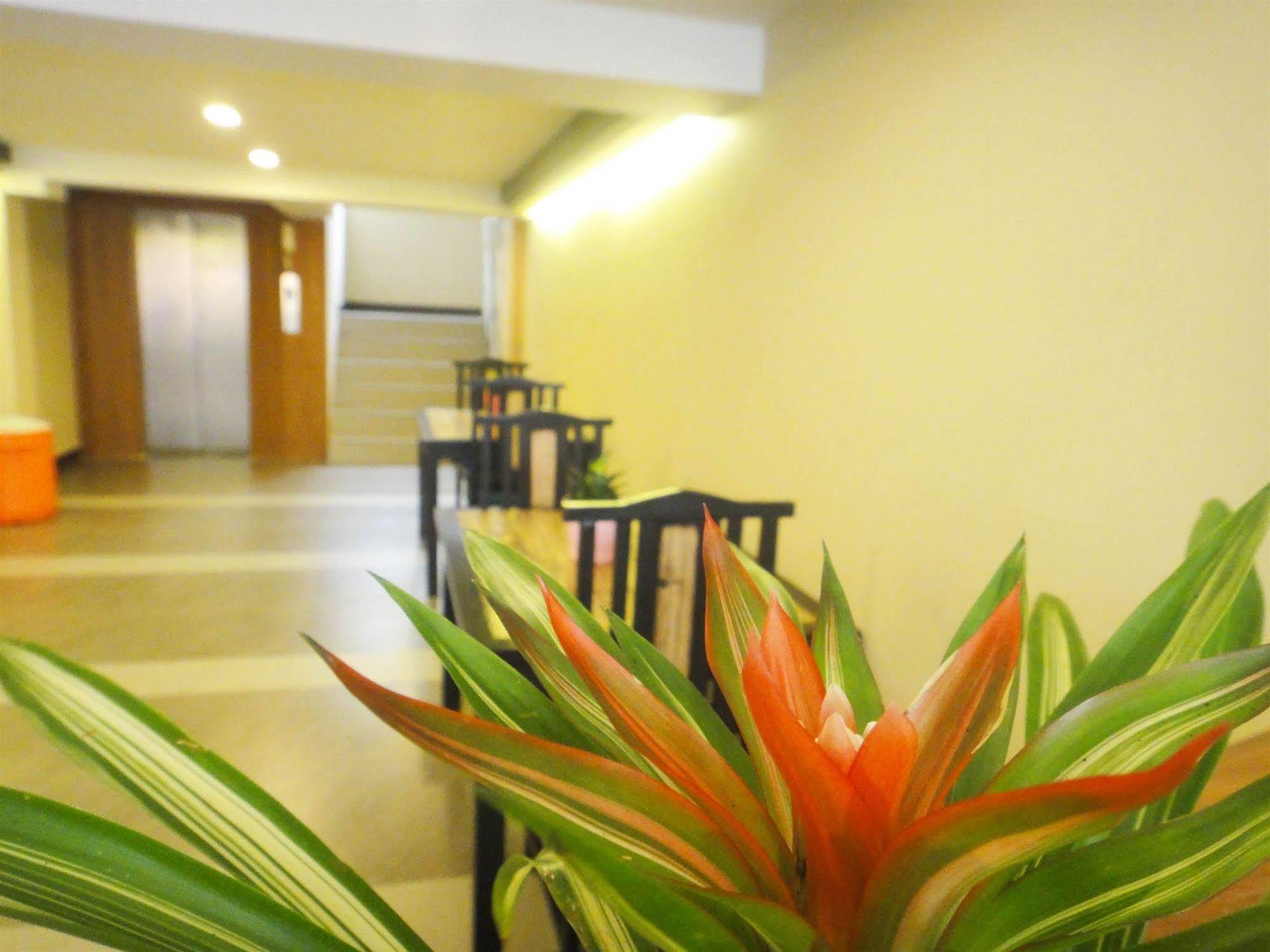 Aleaf Bangkok Hotel Bagian luar foto
